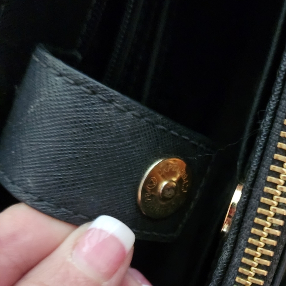 Michael Kors Black Sheila Medium Faux Saffianon Leather Satchel - Picture 6 of 13